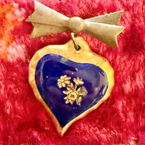 Vintage Limoges Heart Brooch