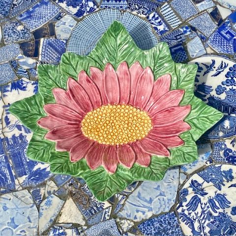 Italian Majolica Daisy Plate